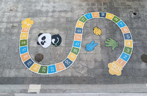 巴马地面游戏彩绘