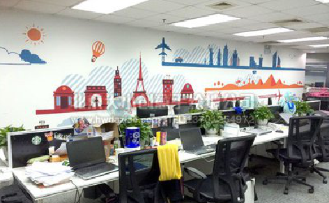 巴马教你设计办公室墙绘的方法。